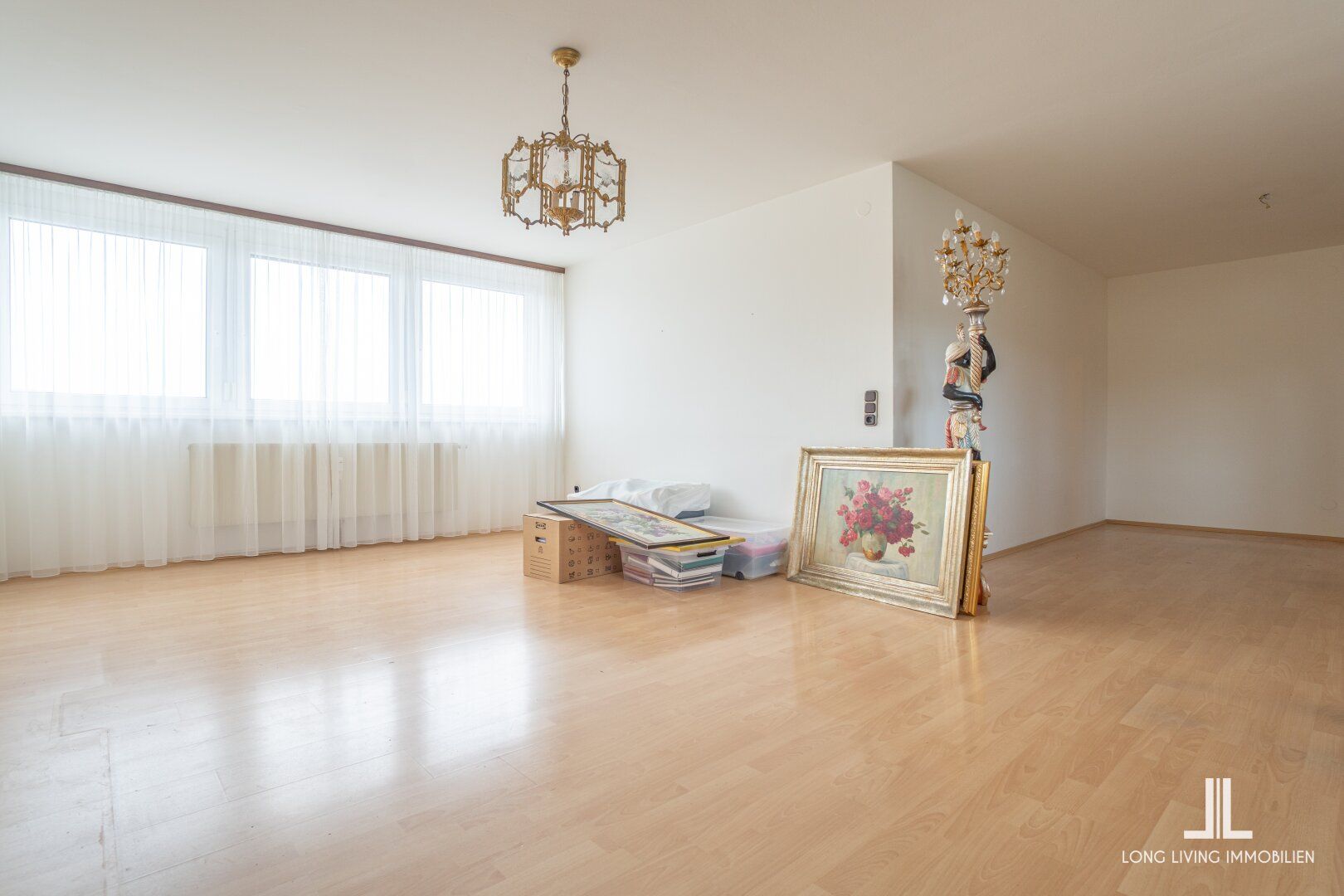 Lichtdurchflutete 3-Zimmer-Wohnung im 10. Stock