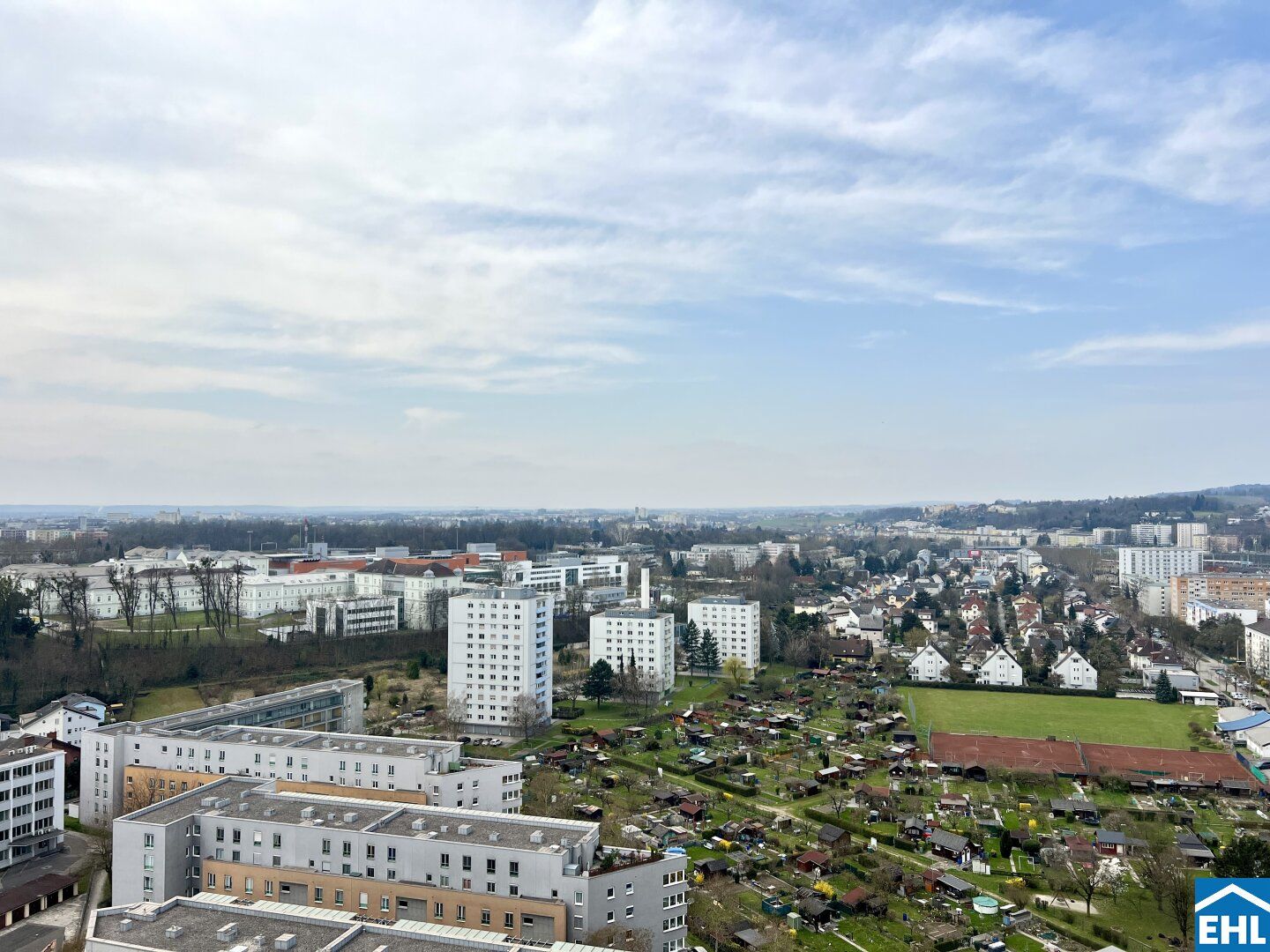 Wohnen mit Aussicht im High Five ab 01. Juni 2025!