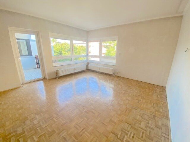 PROVISIONSFREI VOM EIGENTÜMER! UNSANIERTE 5-ZIMMER WOHNUNG MIT LOGGIA IN GERSTHOF!