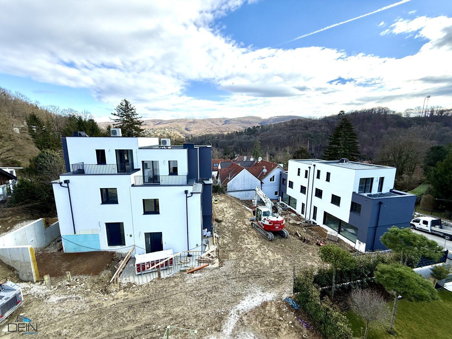 PREISREDUKTION! EXKLUSIVE 4-5 ZIMMER DOPPELHAUSHÄLFTEN MIT FREIFLÄCHEN IN GRÜNRUHELAGE!