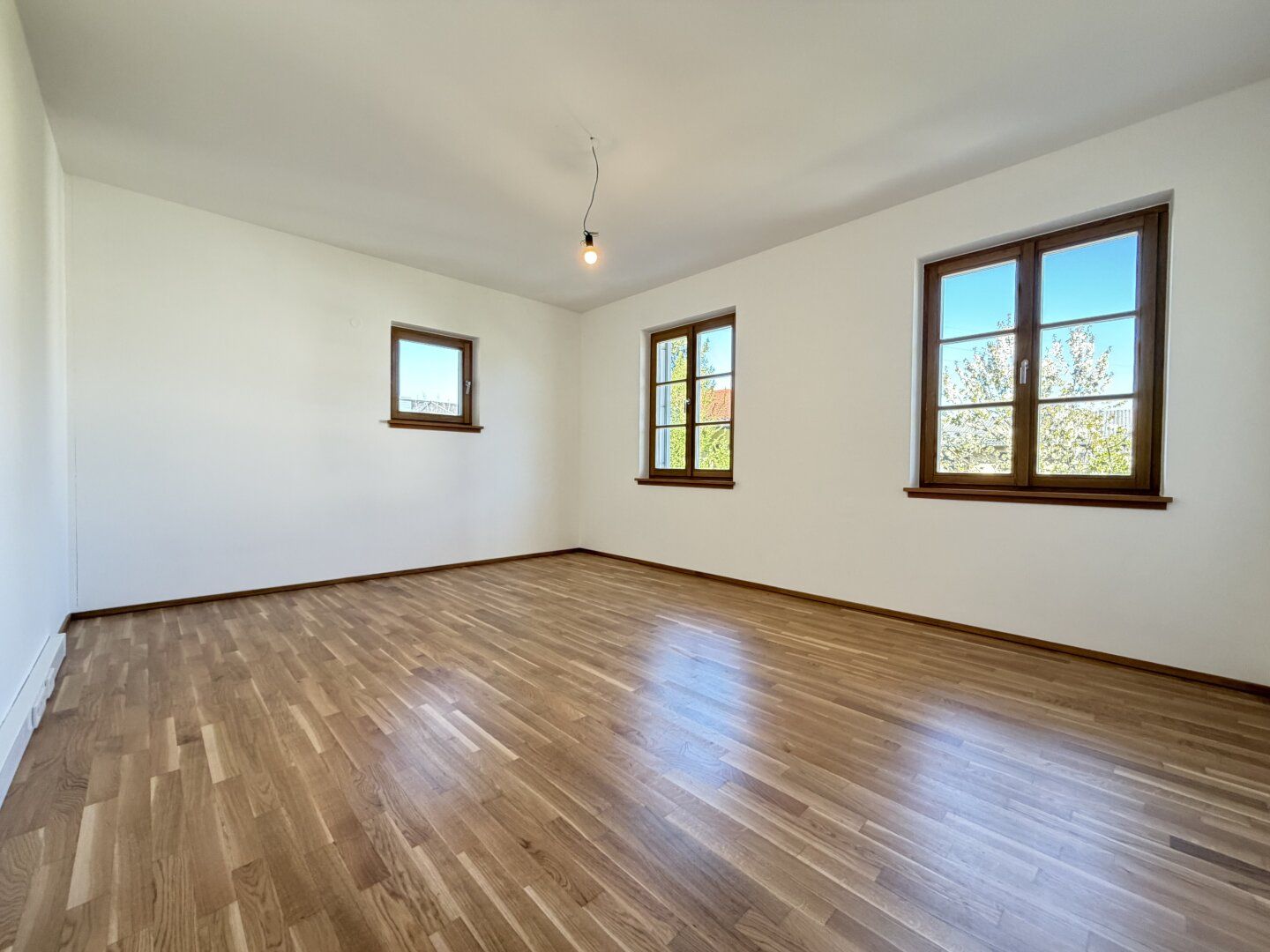 Wals: Hochwertiges Büro / Praxis mit ca. 198 m² - Ansicht 5