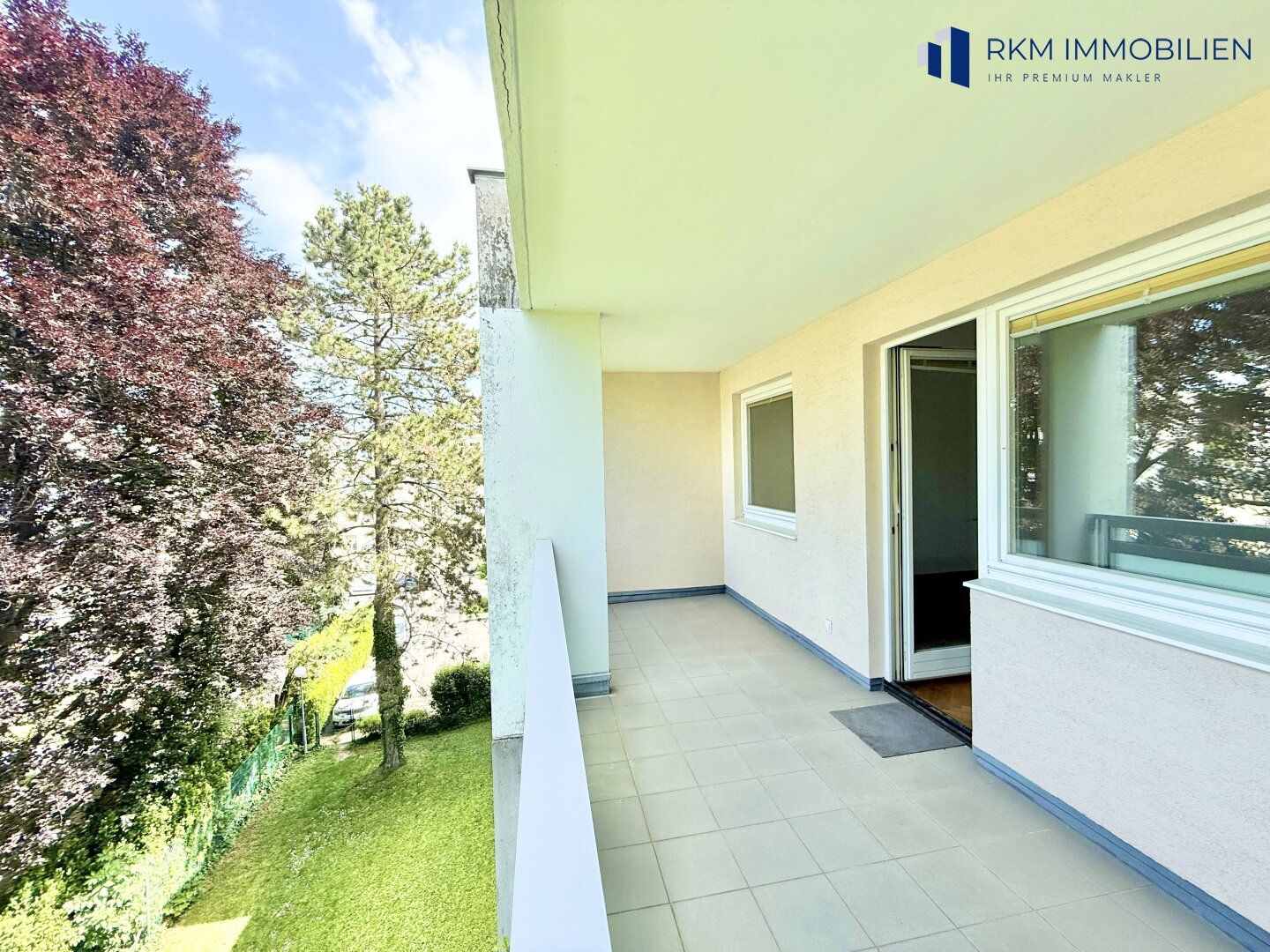 Lichtdurchflutete 3-Zimmer-Wohnung (95 m²) im Herzen von Ober St. Veit - Nahe Lainzer Tiergarten mit großer Loggia, Parkplatz und Garçonnière/Partyraum!