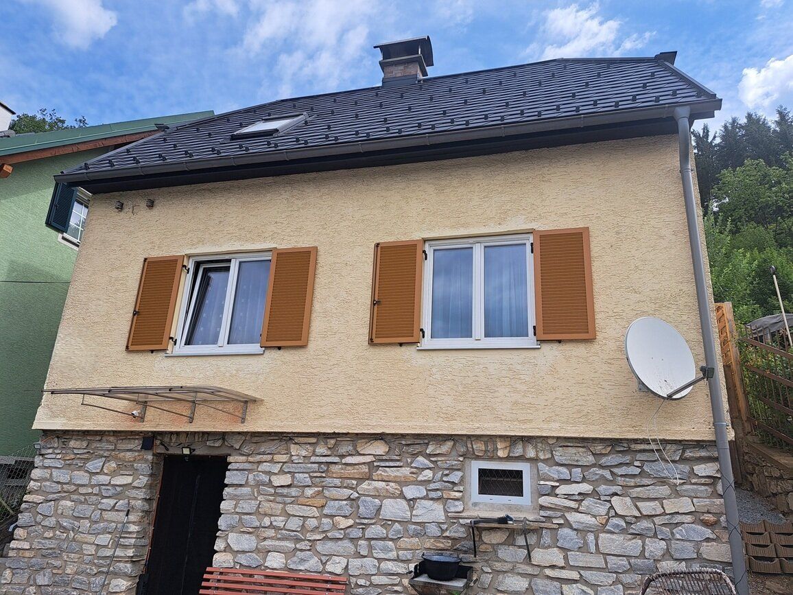 Solides, teilsaniertes Wohnhaus in ruhiger Wohnlage