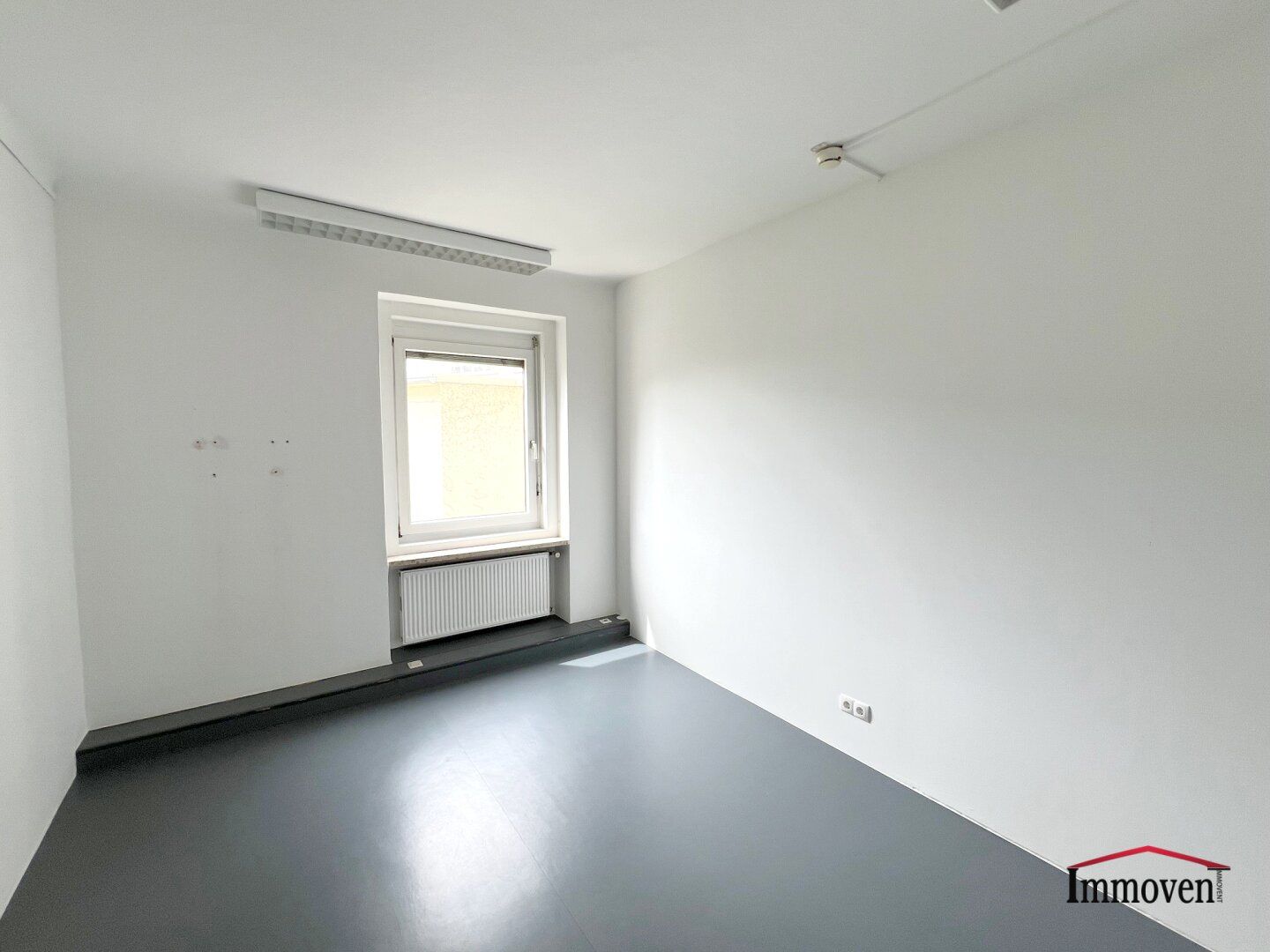 Kompaktes, teil-saniertes Büro auf Campusgelände - Ansicht 3