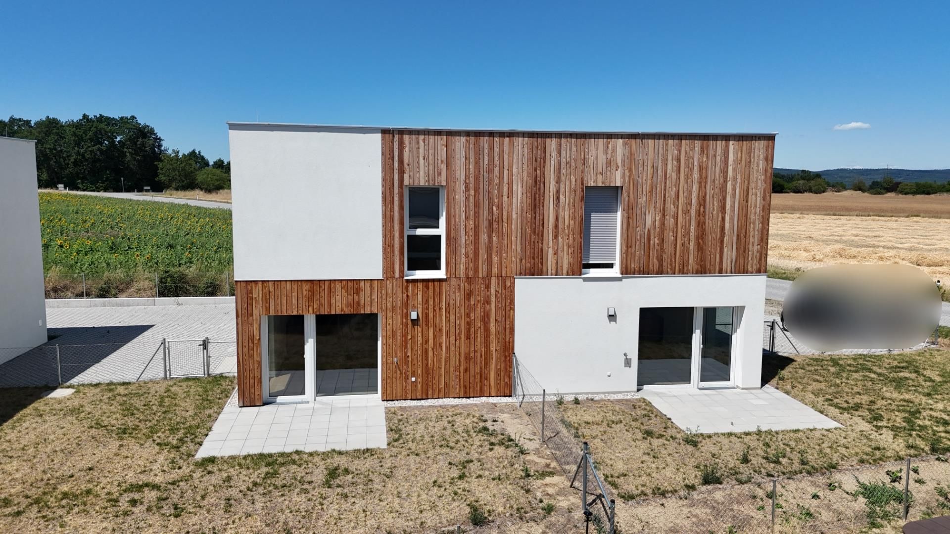 Hiša, 99 m², zemljišče 253 m²