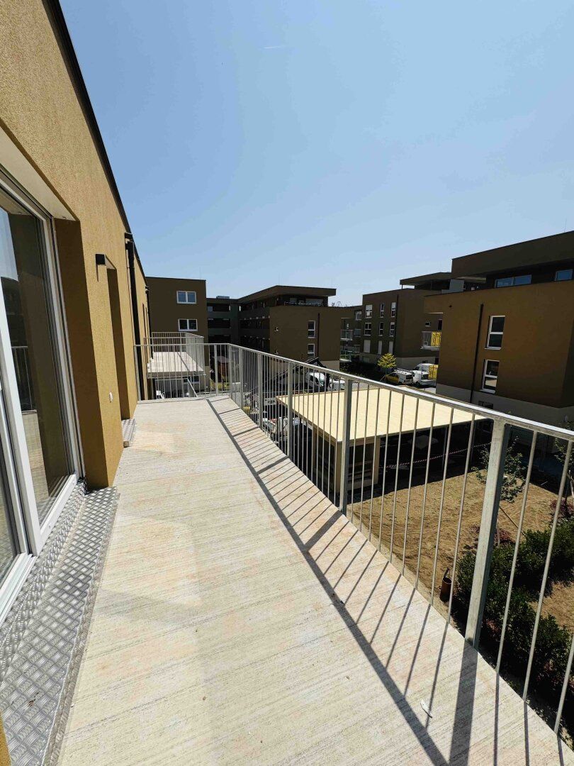 Wohnen mit Stil! 3-Zimmer-Erstbezug mit Tiefgarage und riesigem Balkon im beliebten Zirbenweg