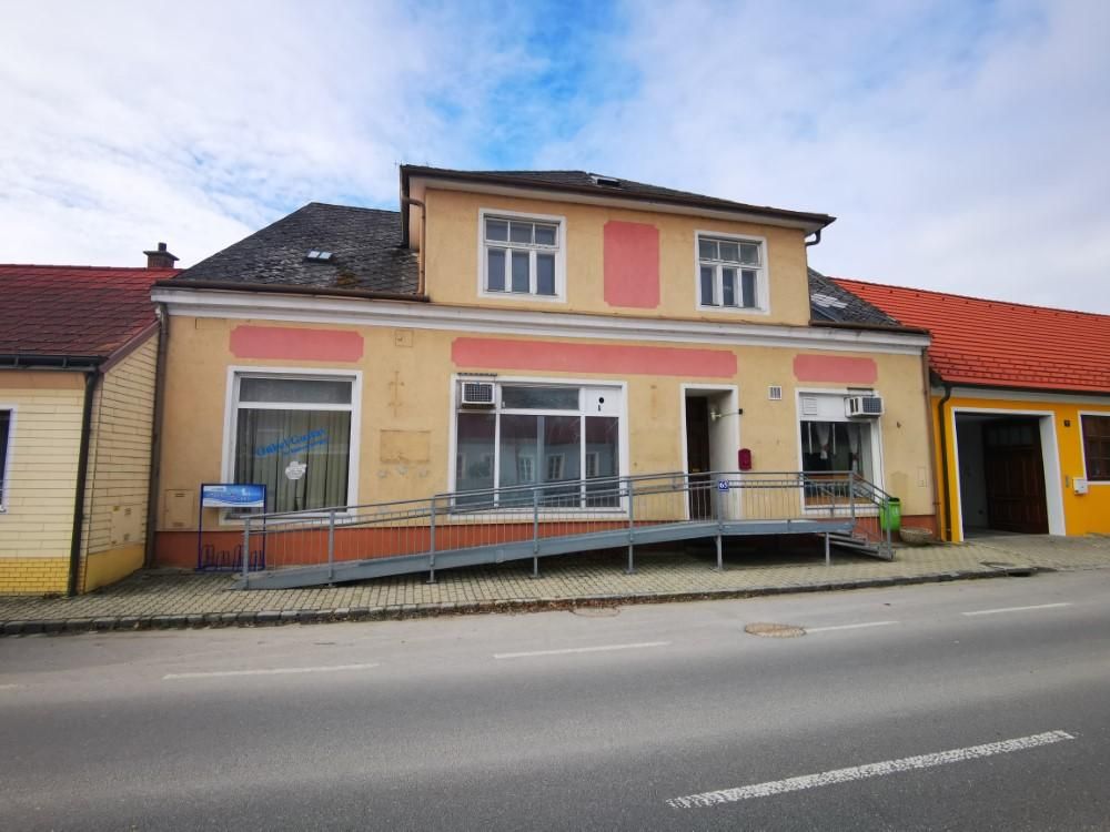 Ehemaliges Wohn- und Geschäftshaus