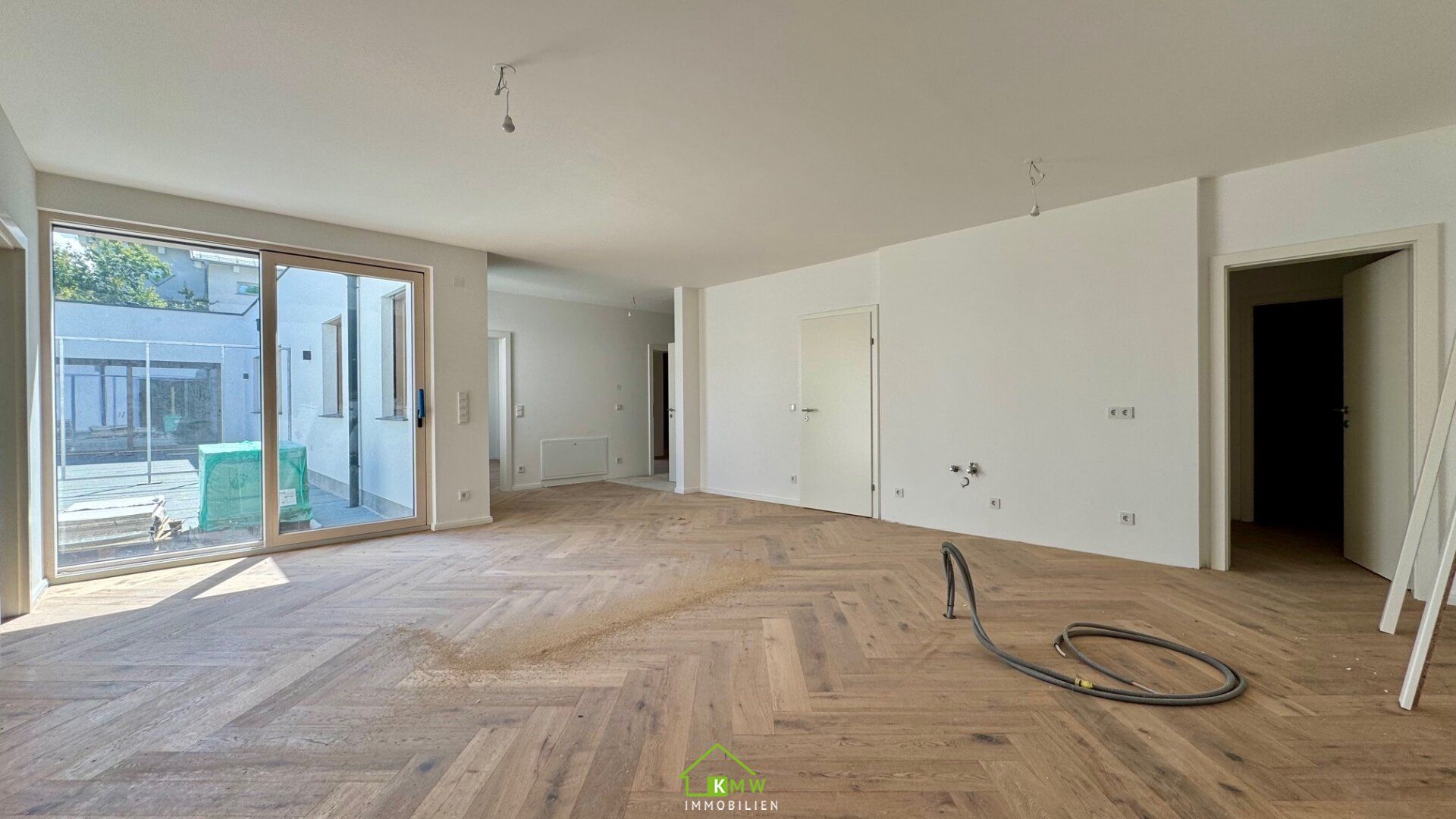 Aussichtslage Top 1: Ideal für Familien - komfortable 4 Zimmer Eigentumswohnung mit ca. 52m² Terrasse