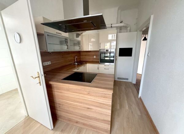 Altbauwohnung in zentraler Lage 114m²!