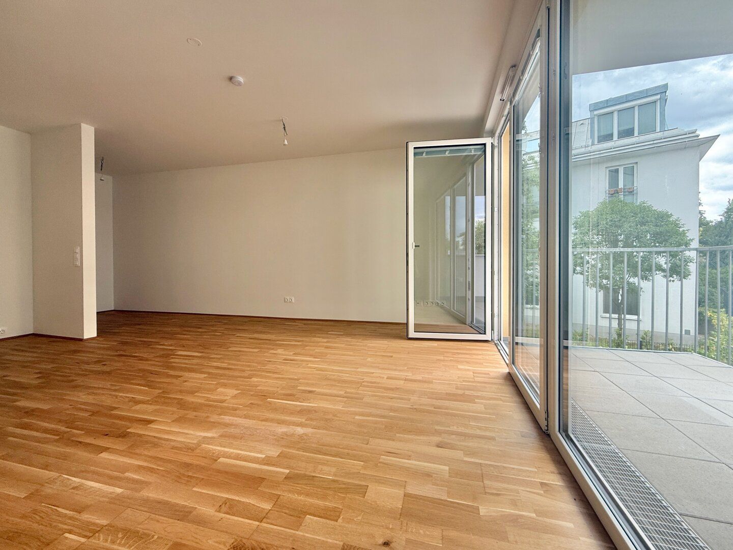 Erstbezug - 2 Zimmerwohnung I Nähe Donau I ca. 5,5m² Balkon I Tiefgarage I Fußbodenheizung I Fernwärme