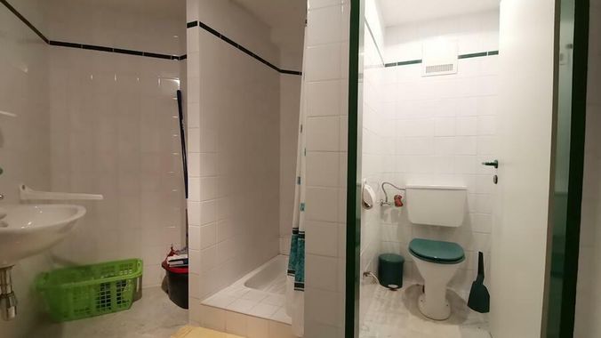 mit Dusche und WC