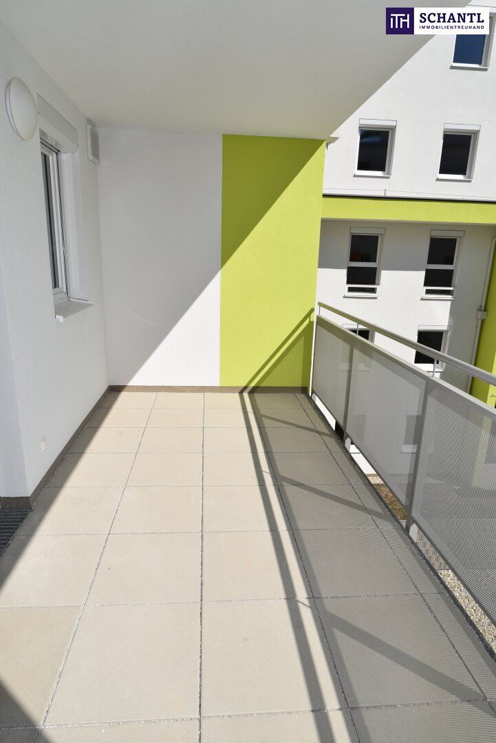 Ideale Hofruhelage! Neuwertige 2 Zimmer Wohnung mit großer Loggia!