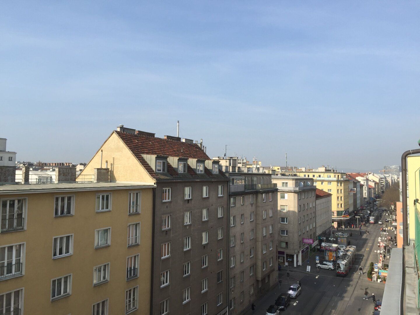 Sonnige zentrale Lage direkt bei U1 Reumannplatz - Südterrasse mit Blick über Wien - Stadtdomizil oder Investment