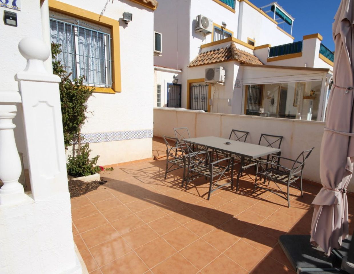 GEMÜTLICHES / REIHEN-HAUS / COSTA BLANCA / € 147.000,-