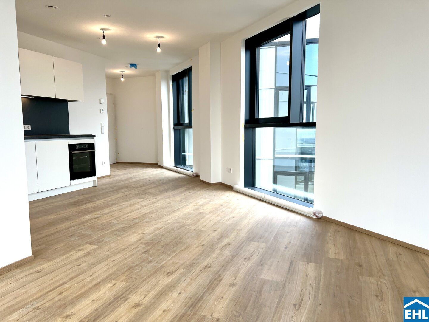 Modern Wohnen im High Five ab 01. Juni 2025! 1 Zimmer Wohnung im 12.OG!