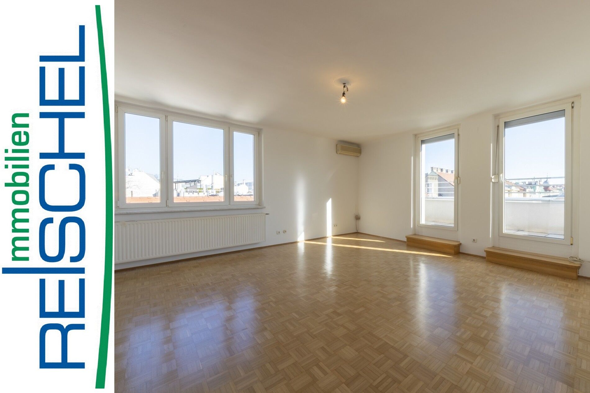 Nahe Votivkirche - Dachgeschosswohnung  mit Lift und Terrasse