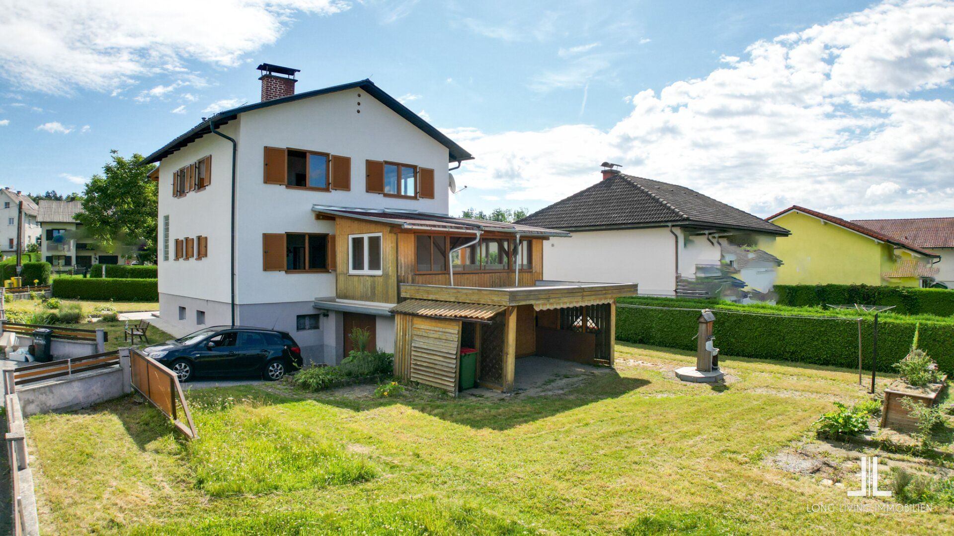 Einfamilienhaus mit Nebengebäude in ruhiger Lage zu verkaufen!
