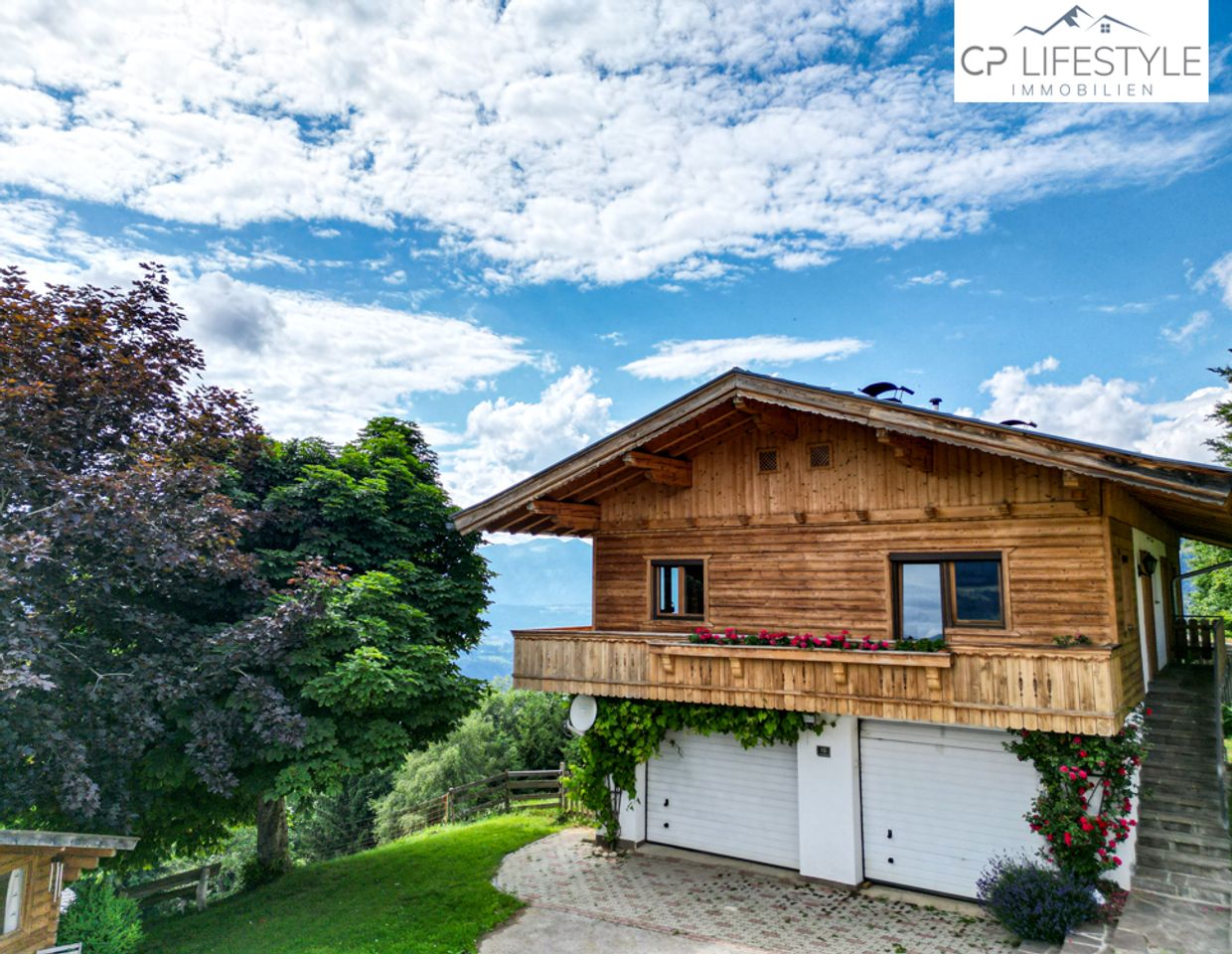Schicke 90 m² Wohnung mit unvergesslichen Blick auf die Bergwelt