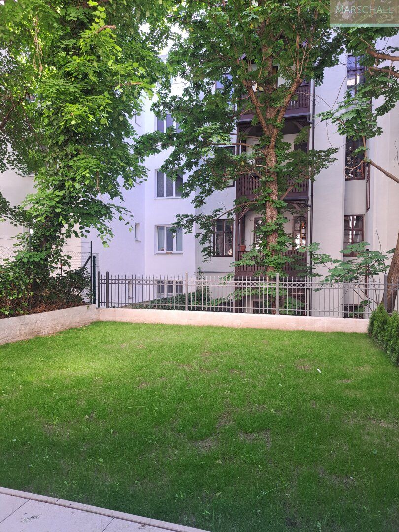 Perfekt sanierte 2-Zimmer-Altbauwohnung mit Garten in Top-Lage