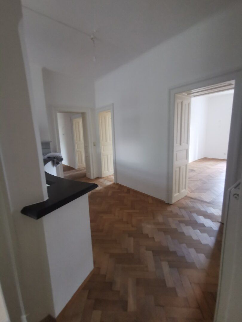 Familien aufgepasst: Wunderschöne 4-Zimmer-Wohnung mit großem Balkon am Hasnerplatz!
