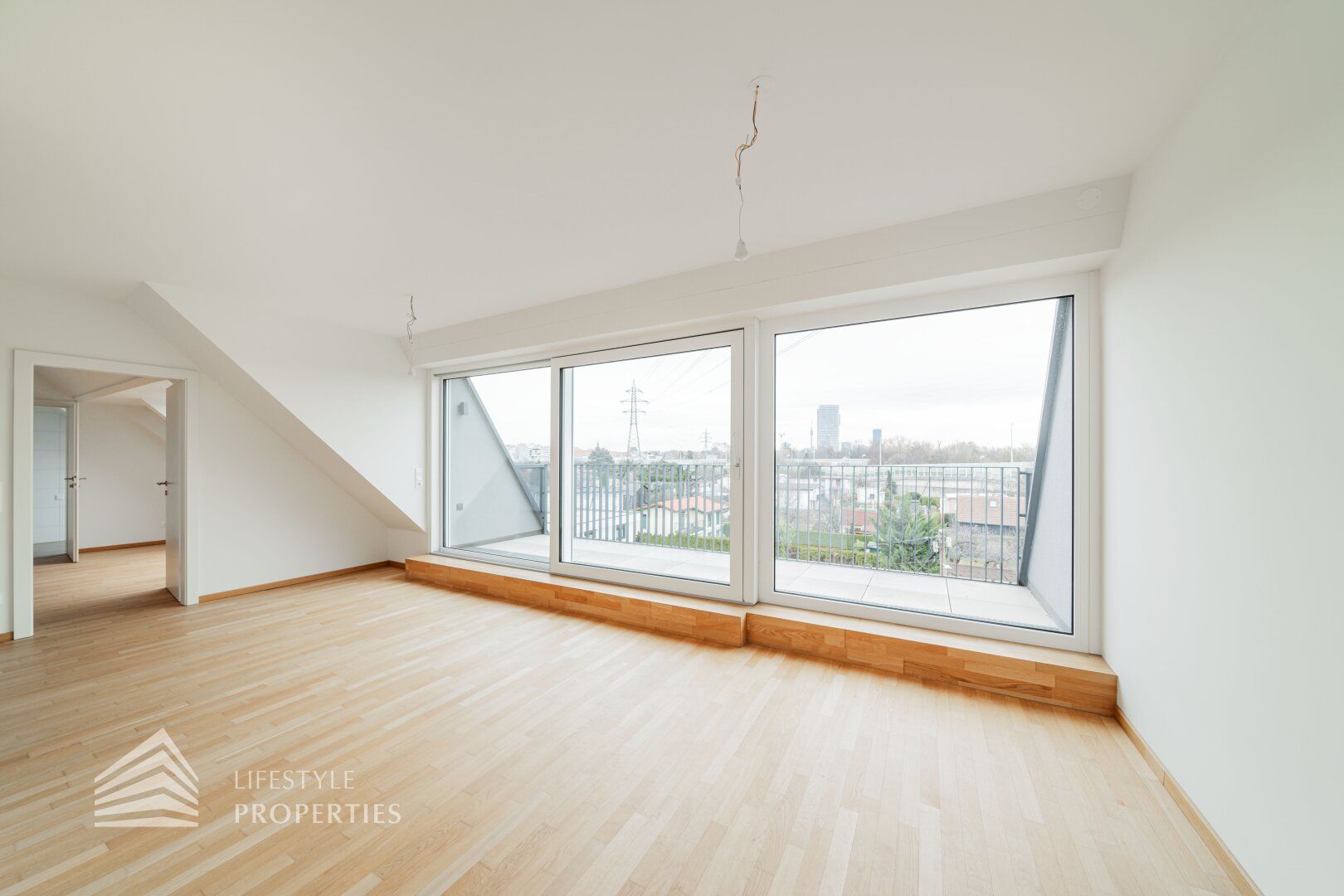 Moderne 2-Zimmer Dachgeschosswohnung mit Terrasse, Nähe Floridsdorfer Aupark