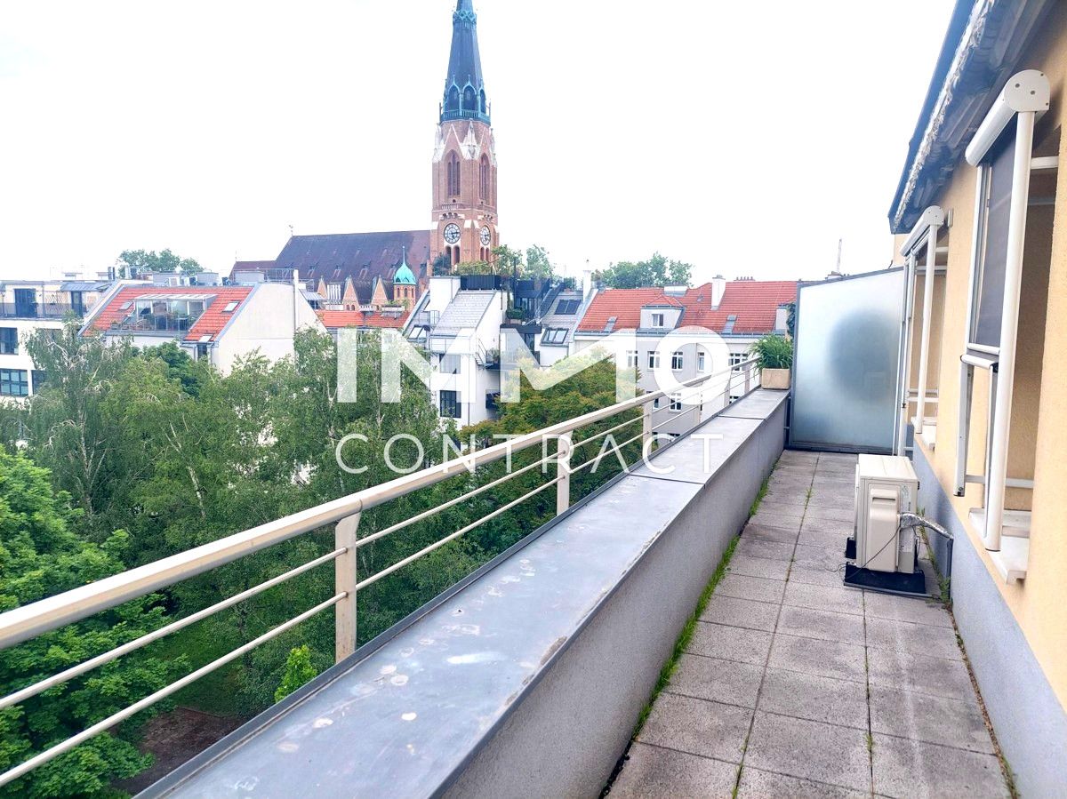 Erstbezug nach Renovierung. Single DG- Terrassen- Wohnung mit Air-Condition.