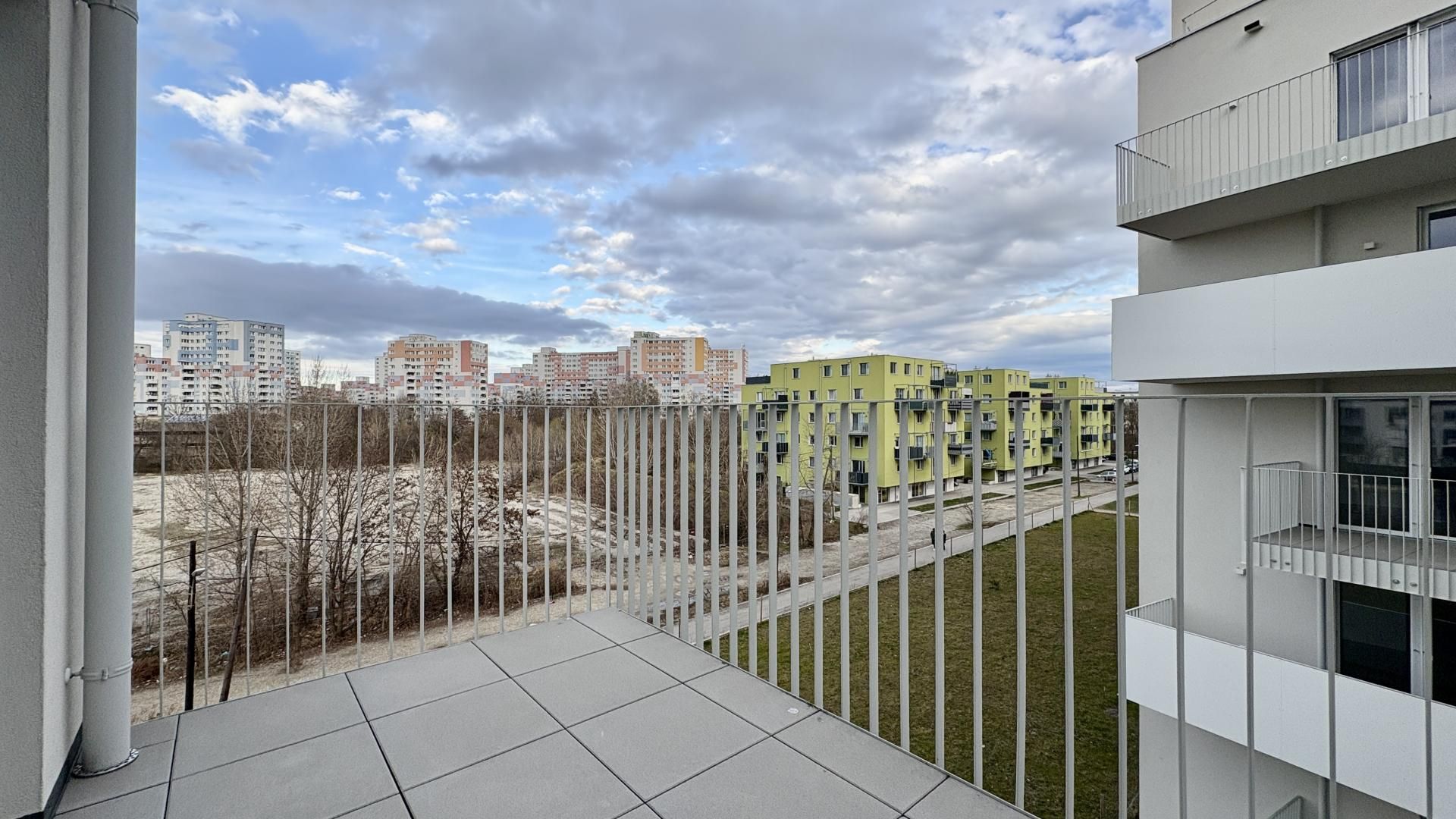 Erstbezug in 1210 Wien: Moderne 3-Zimmer-Wohnung mit Balkon - Provisionsfrei