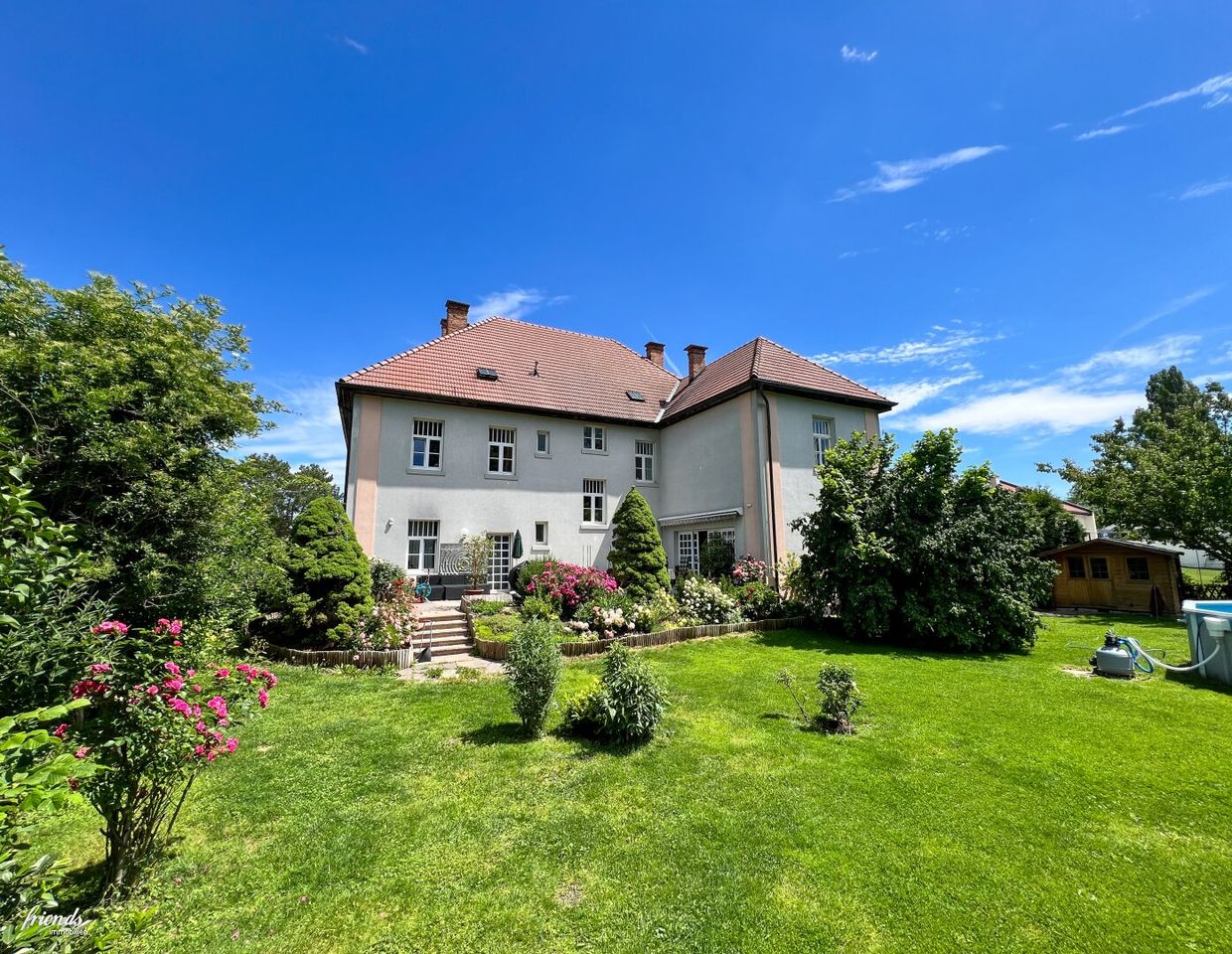 Familientraum/Kanzlei - Villa in Ebreichsdorf mit 1.856m² großen Grundstück