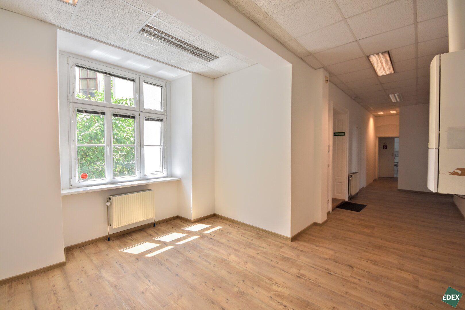 Helles Büro mit optimaler Verkehrsanbindung am Augarten - Mehr