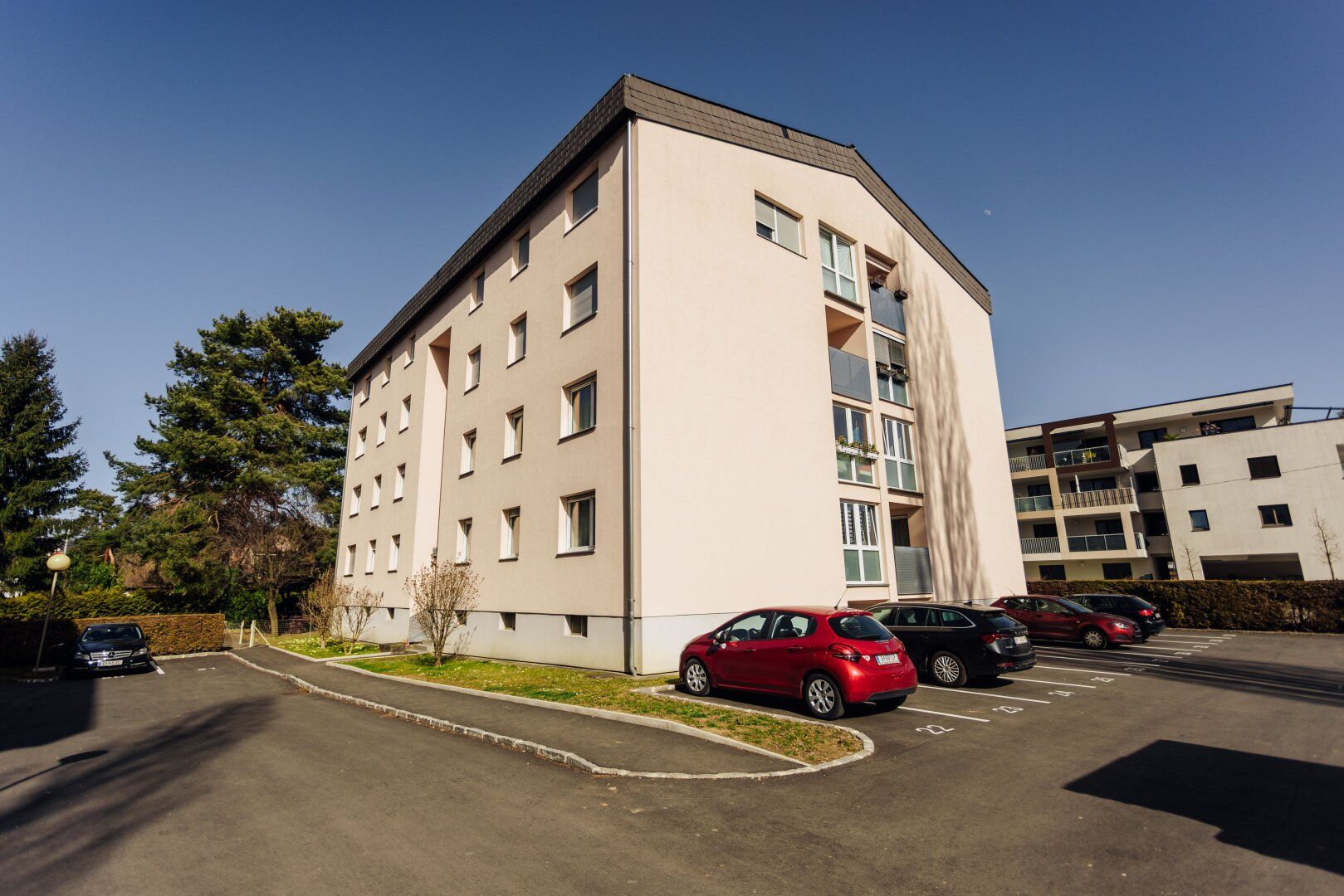 Gepflegte und ruhig gelegene 3 Zimmer-Wohnung inkl. Parkplatz und Fitnessraum!