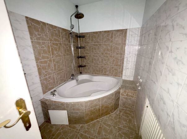 Drei Zimmer Wohnung mit Balkon und Stellplatz! - Veduta 4