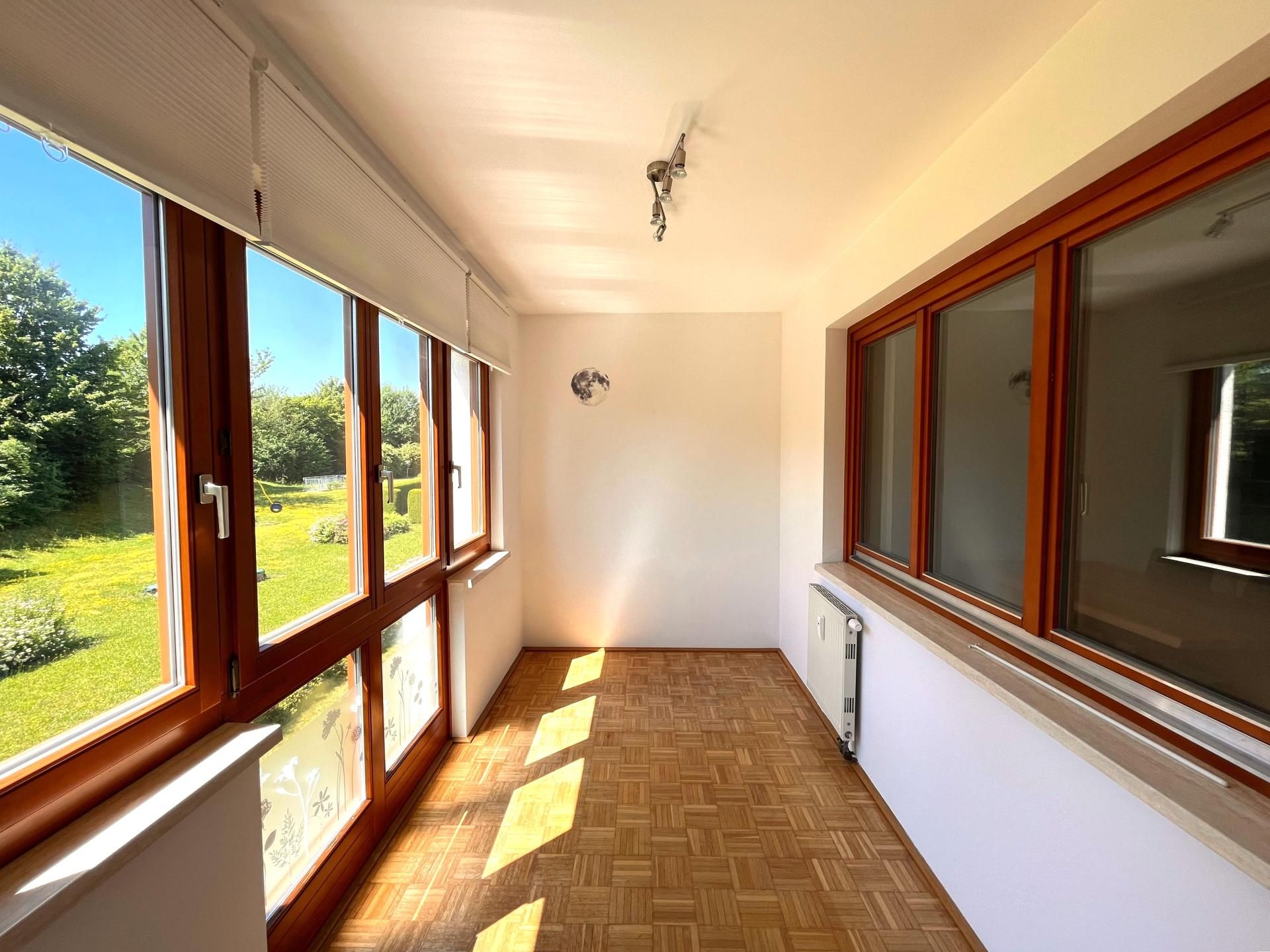 Gepflegte 3-Zimmer-Wohnung mit Wintergarten & Tiefgaragenabstellplatz