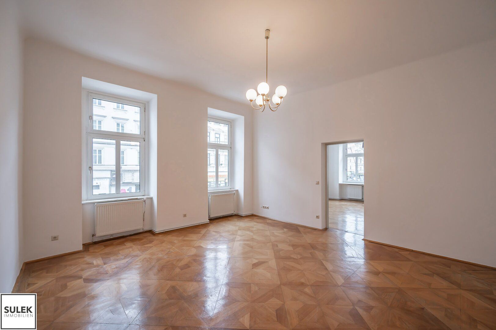 Eckwohnung zum Verkauf - Ihre Chance auf großzügigen Wohnraum mit Potenzial - Gute Lage / Mariahilfer Straße