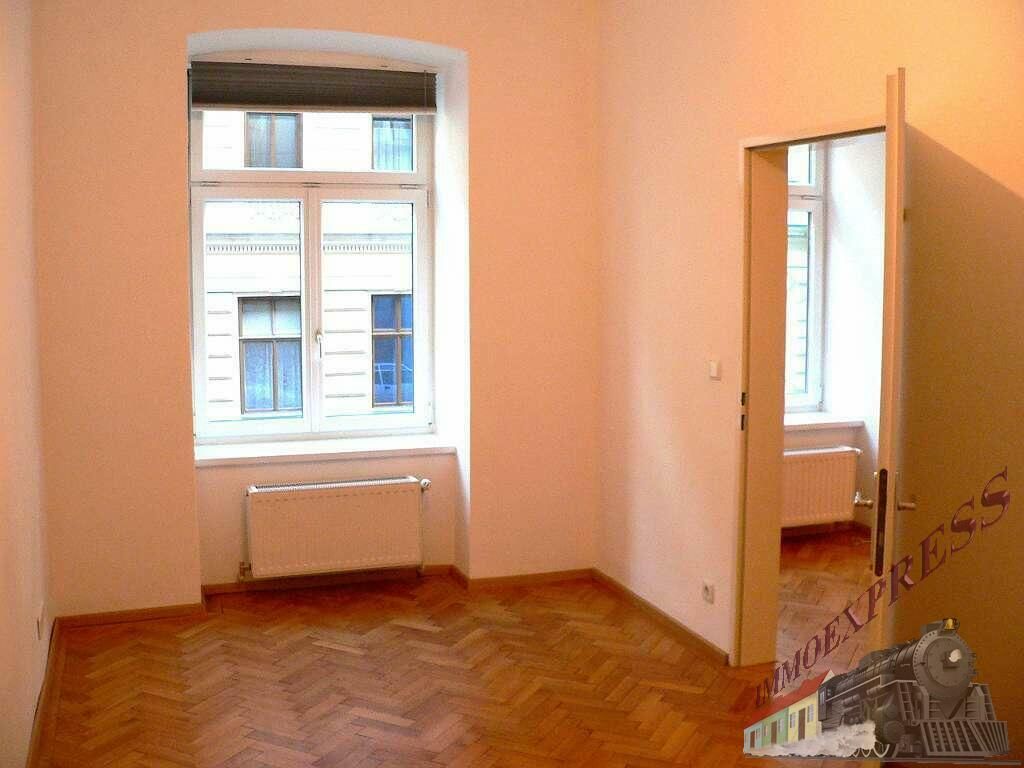 Historischer Altbau Anlegerwohnung in einer Top-Lage Nähe Karmeliterplatz