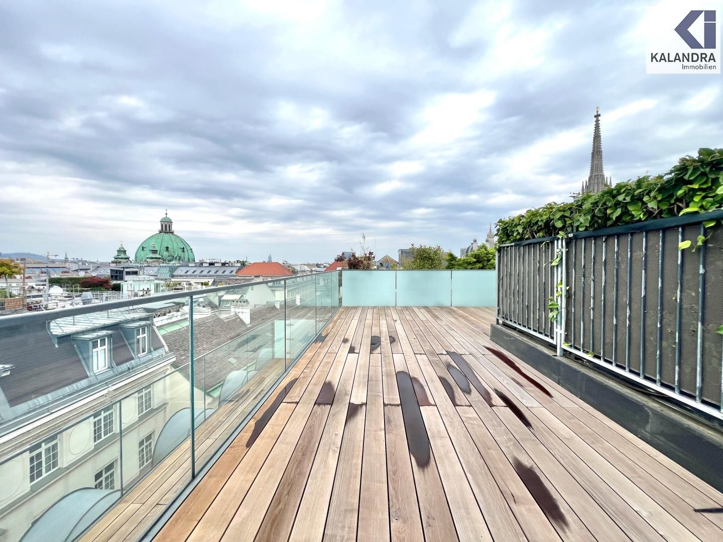360 TOUR // LUXURIÖSE DACHGESCHOßWOHNUNG AM GRABEN