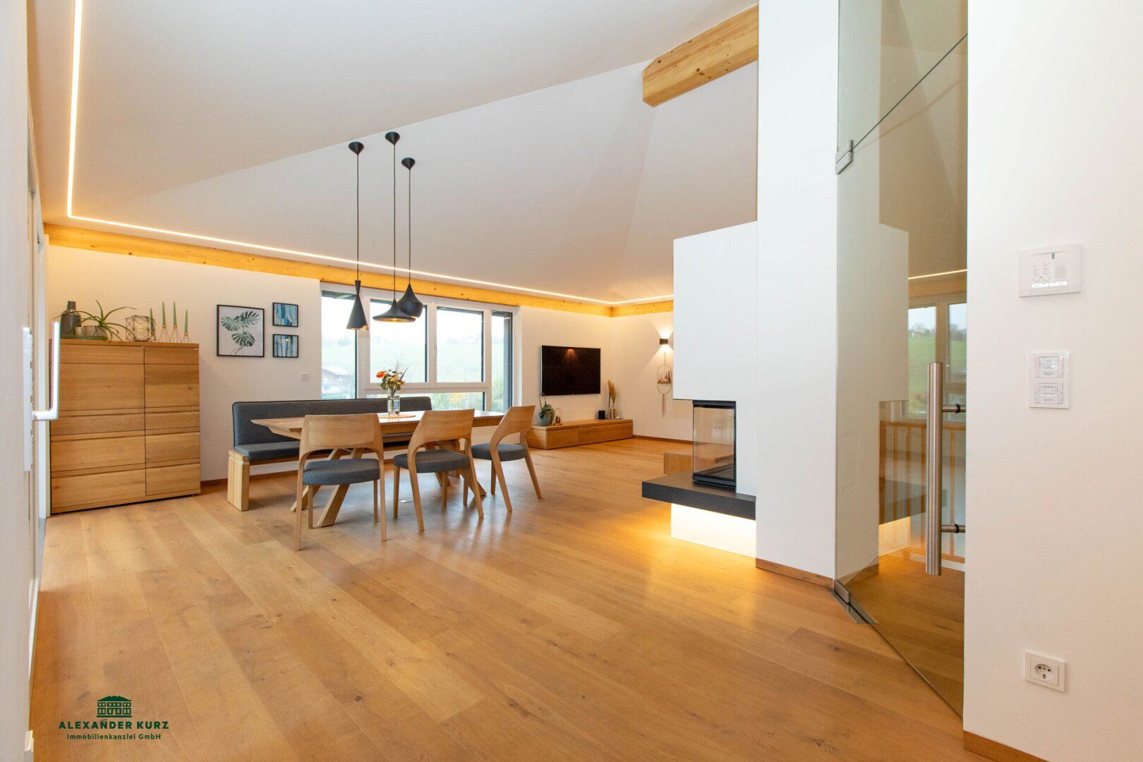 Neubau-Penthouse: moderne Ausstattung & Top-Lage nur Minuten vom See!