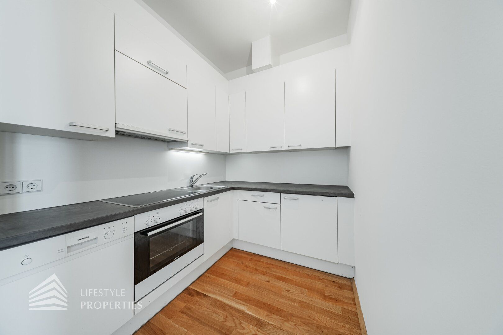 Ruhiger Innenhofblick trifft Citynähe - stilvolle 2 Zimmer Altbauwohnung im 3. Liftstock - Visning 3