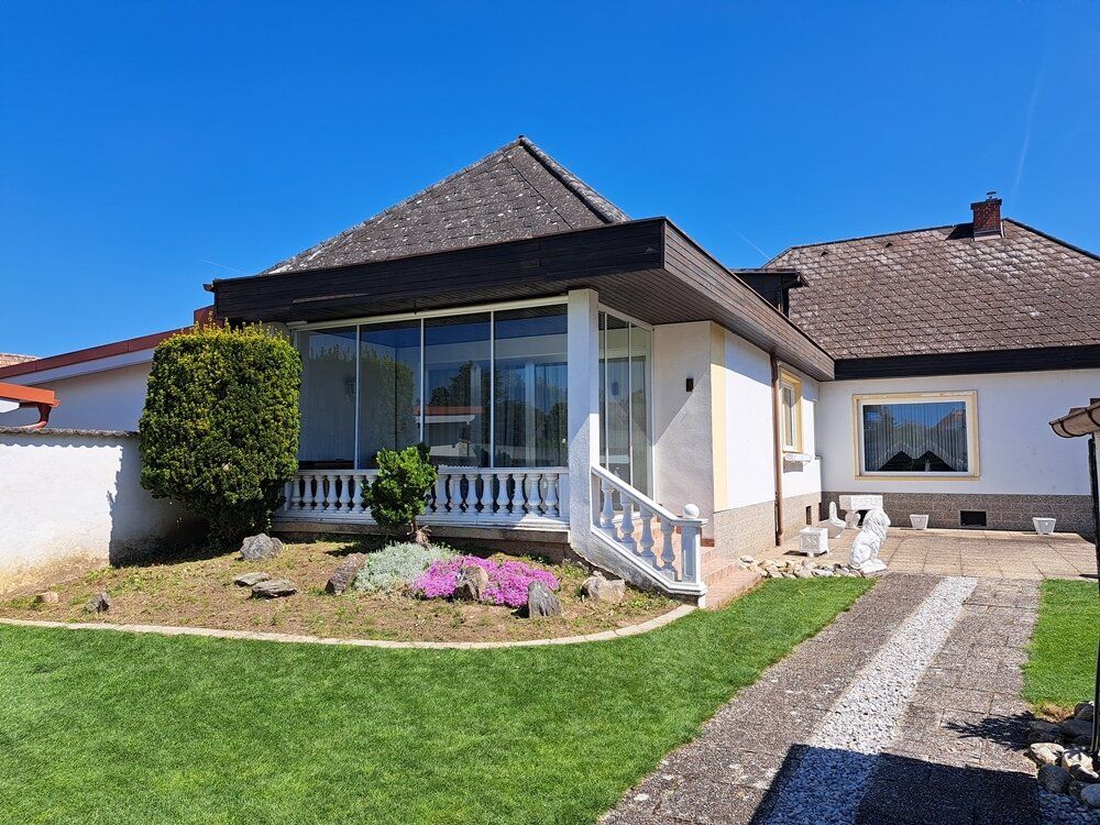 Freundliches Familienhaus mit sehr schönem, ruhigen Garten - Wintergarten und 2 Gartenhäusern - Nähe Eisenstadt