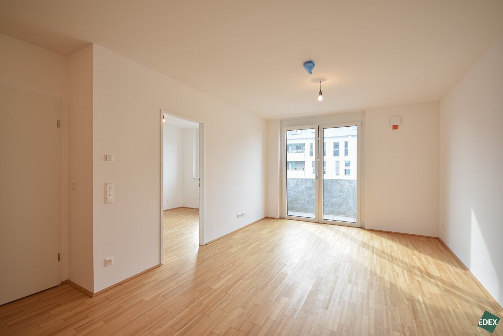 Moderne 2-Zimmer Wohnung mit Loggia nahe Donau (Beispielfotos)