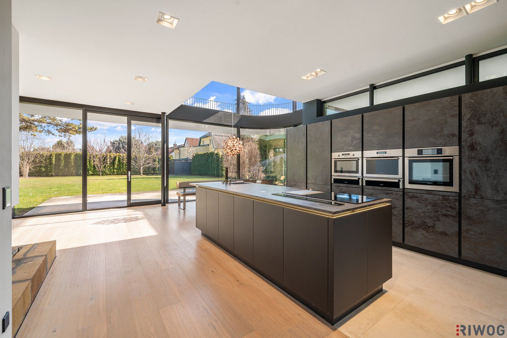 Moderne Architektenvilla | Ca. 20 min in den 1. Bezirk | Virtual Tour | 1000m² Eigengrund | Garage direkt im Haus - Bild 2