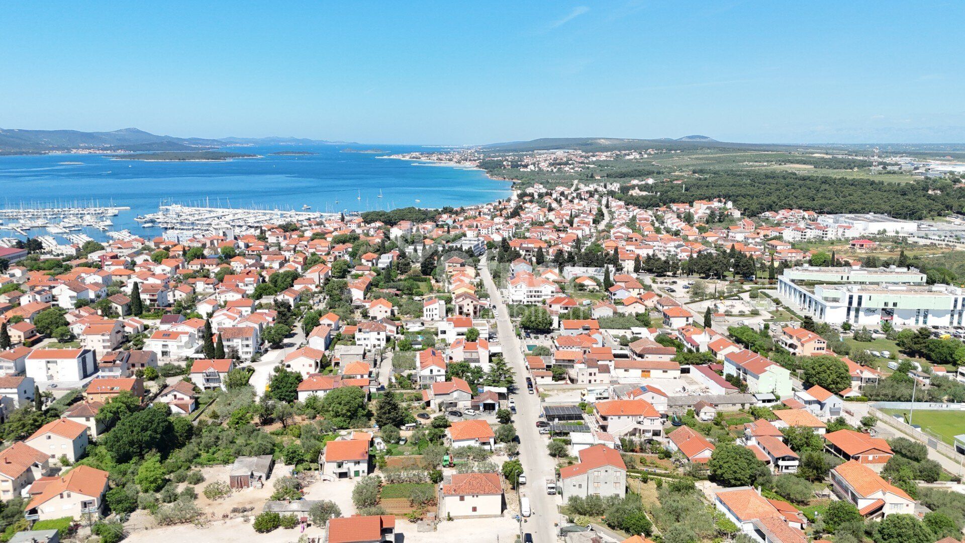 Neue Dreizimmerwohnung mit Garten in Biograd - 130 m vom Meer