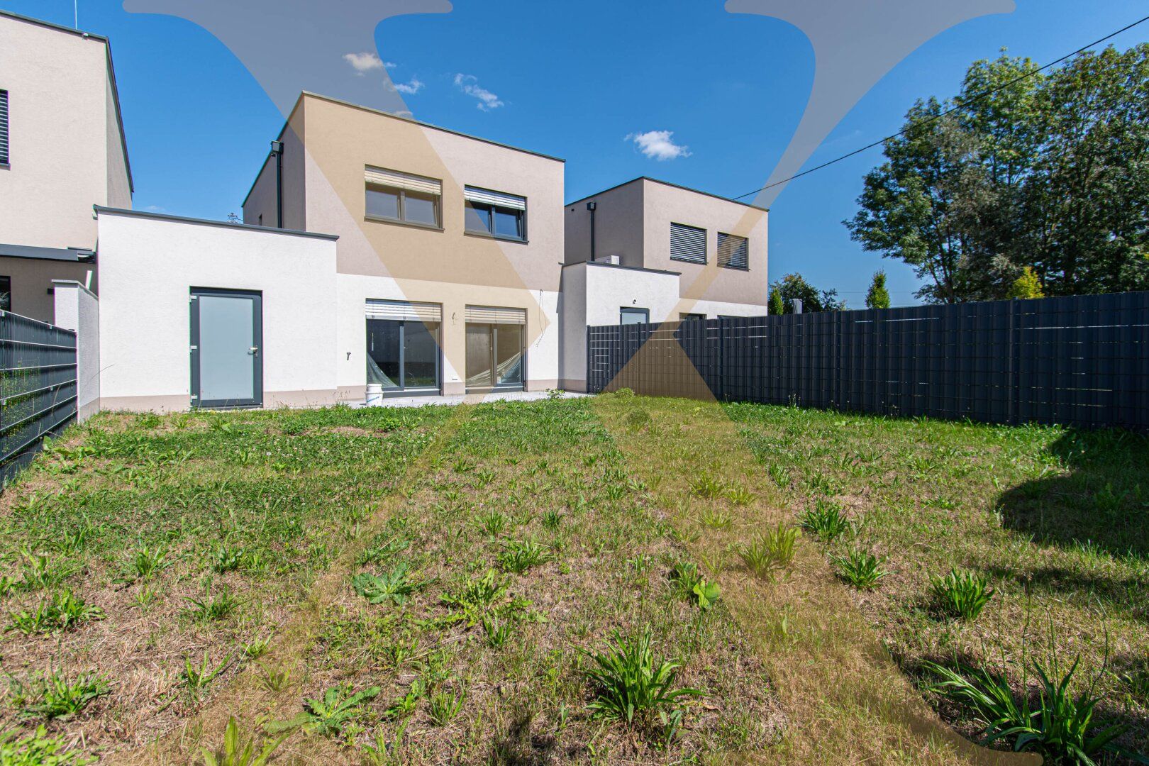 PROVISIONSFREI! Niedrigenergie Reihenhaus - belags- oder schlüsselfertig - in Traun zu verkaufen!