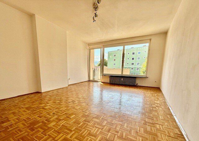 Geräumige Eigentumswohnung mit Loggia & PKW-Stellplatz in zentraler Lage von Klagenfurt