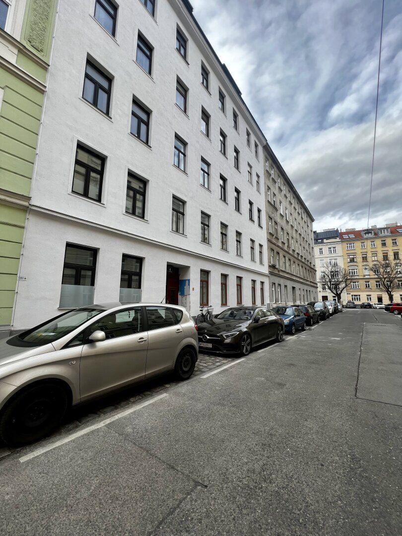 !! SANIEREN SIE IHREN WOHNTRAUM !! 2. Bezirk-EG-4Zimmer auf 78 Quadratmeter