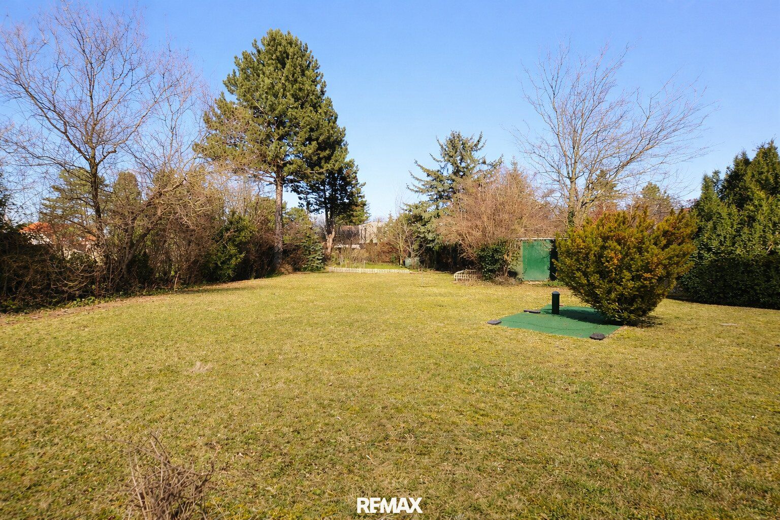 Licht, Luft und Freiheit: Bungalow mit großem 1.622 m² Garten und Pool - Ansicht 5