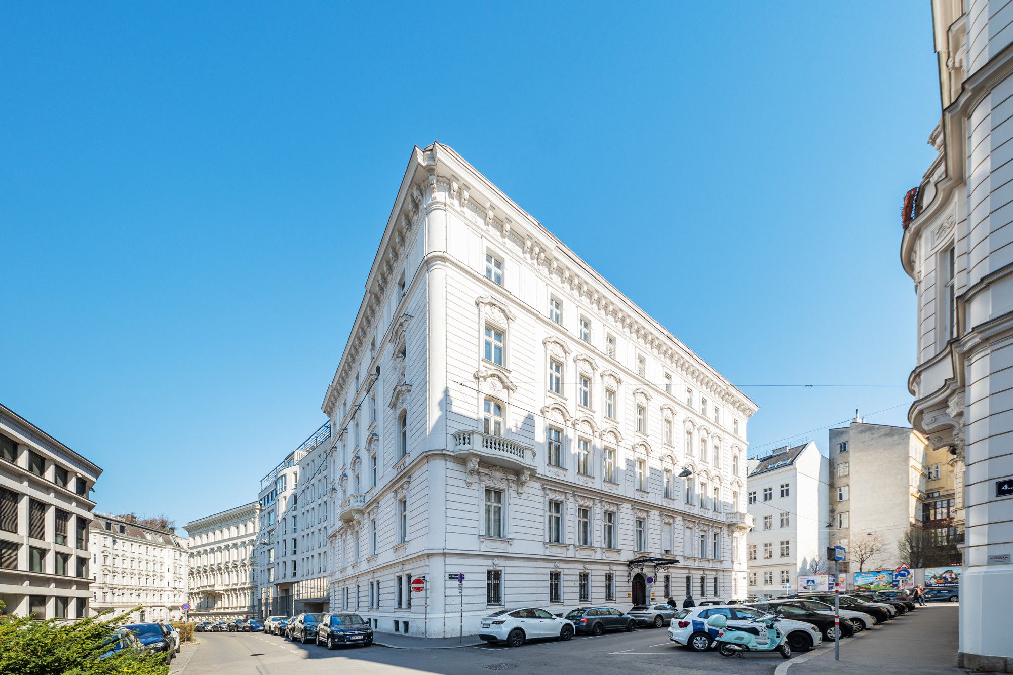 3 Zimmer Altbauwohnung in einem Stadt Palais