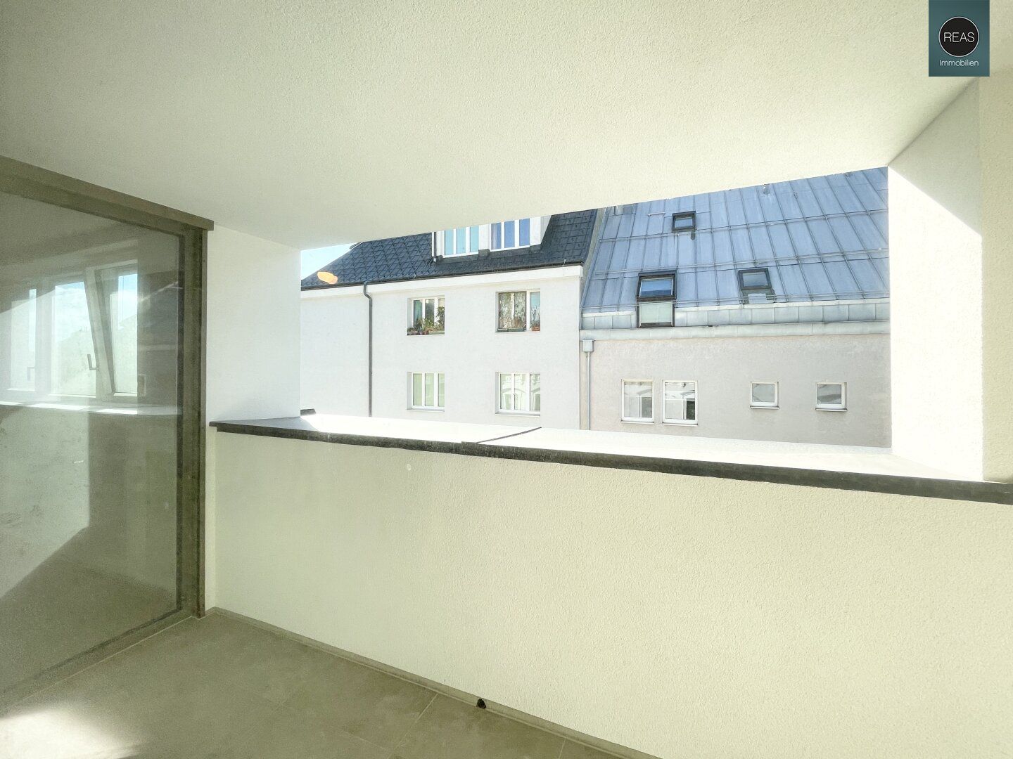 Erstbezug: Hochwertig ausgestattetes Apartment mit Traum - Loggia im trendigen Ottakring!