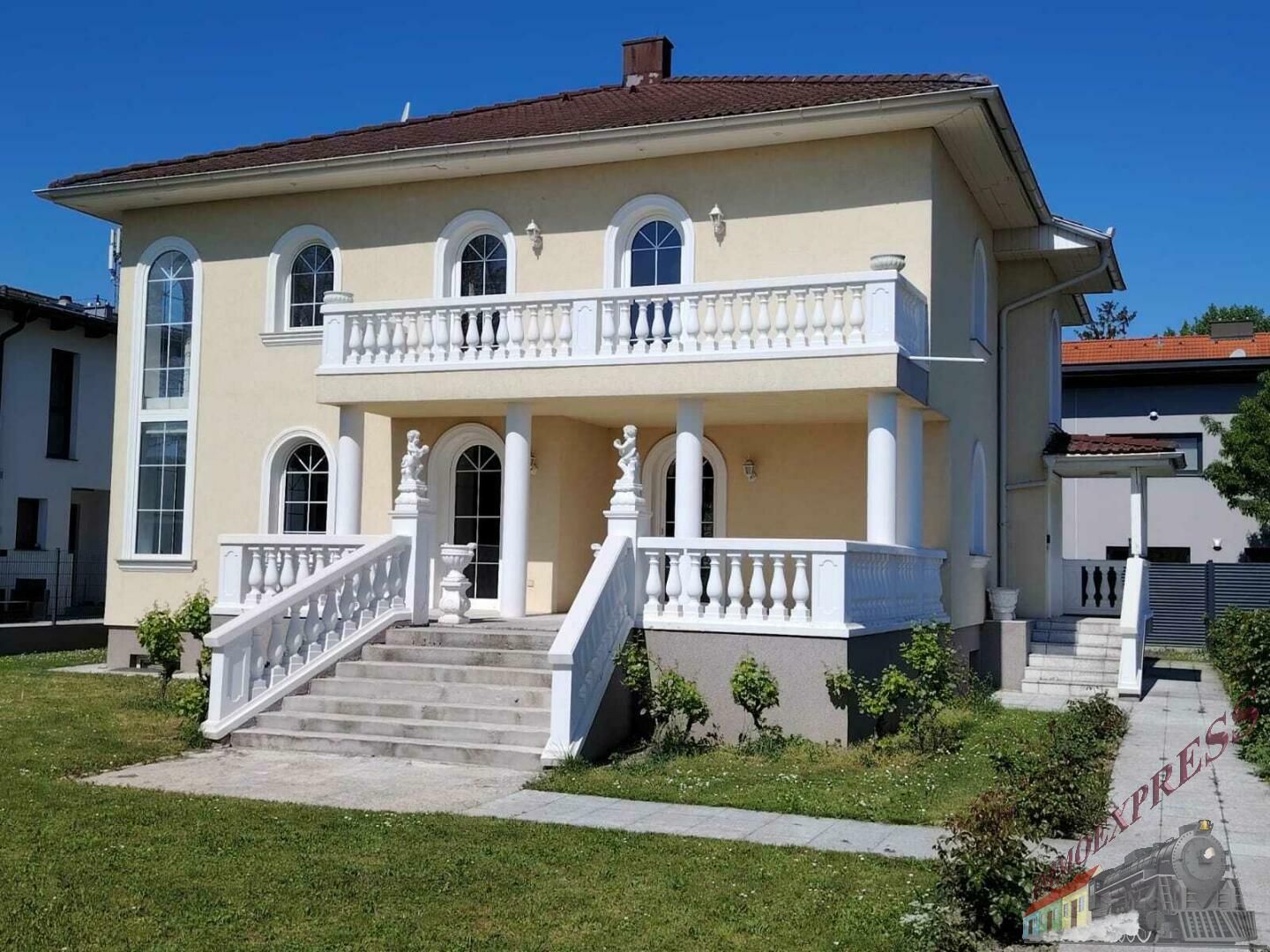 Villa in mediterranem Stil bietet viel Platz und ruhige Umgebung - 25 min zur Stadtgrenze Wien!