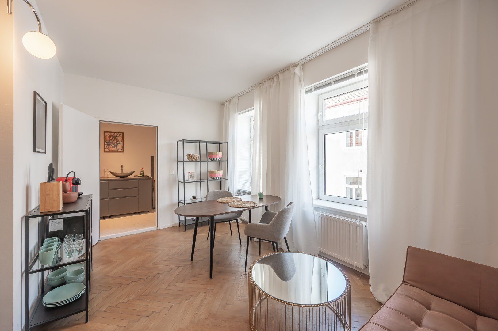 **NEU** gepflegte 1-Zimmerwohnung völlig eingerichet