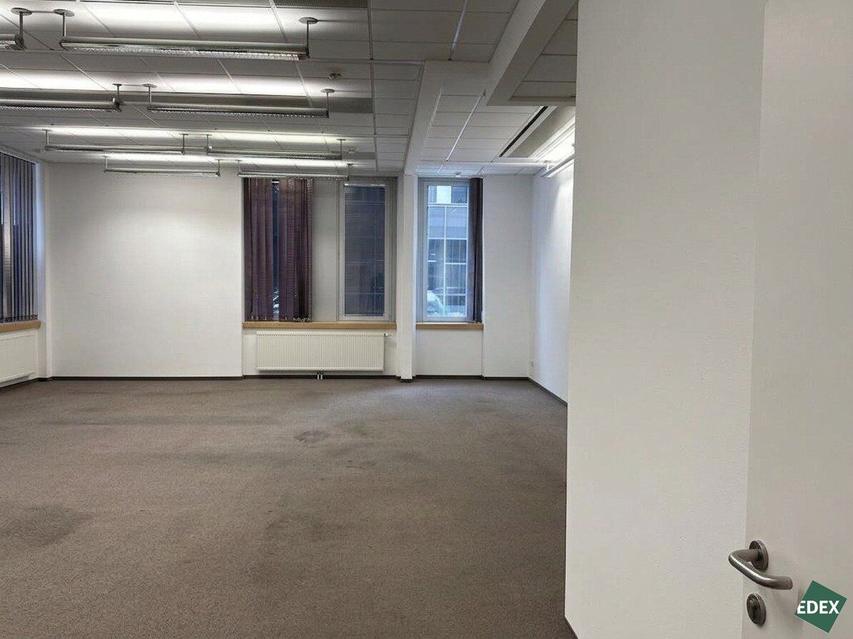 Vielseitig nutzbare und gut sichtbare Erdgeschossfläche | Büro, Ordination oder Showroom - Mehr